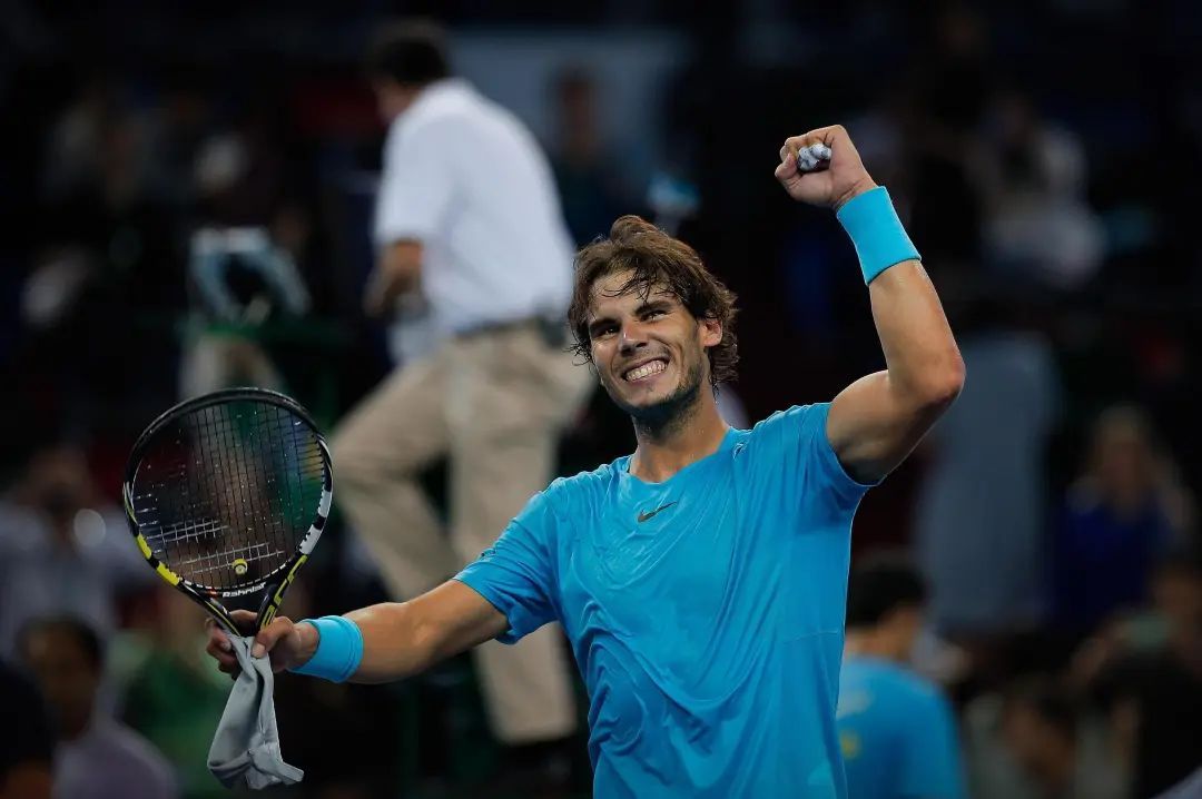  纳达尔回归赛场，比分优势明显首场状态亮眼，日本队观众沸腾！